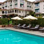 La Playa Hotel 